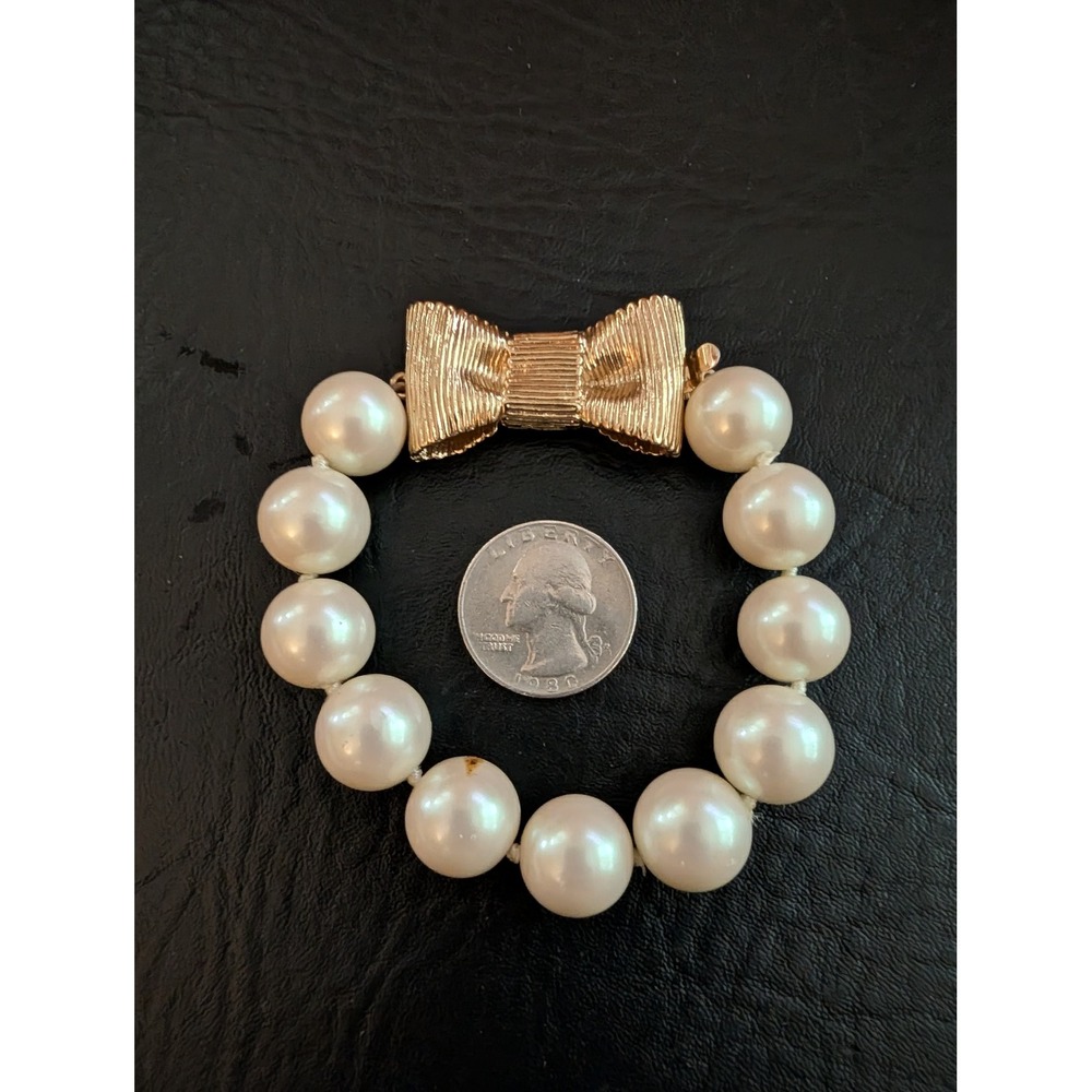 Kate Spade New York Faux Pearl Bracelet Gold Tone Textured Bow Clasp White